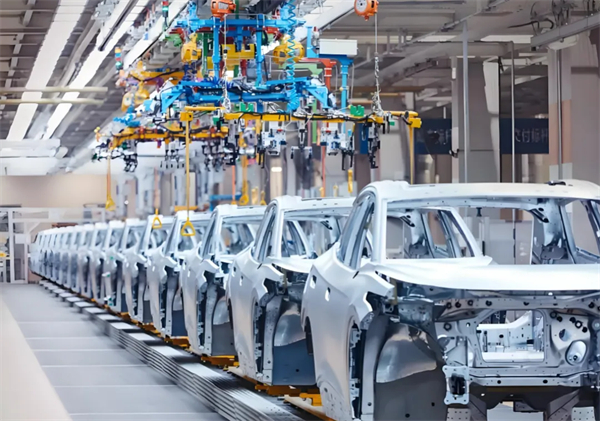 惊涛里再起航，emc易倍·体育转型有哪些初步成效？