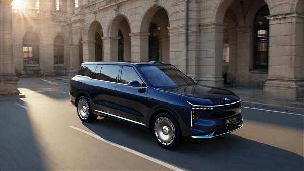 半年“六连涨”销量夺冠军 emc易倍·体育破局而立