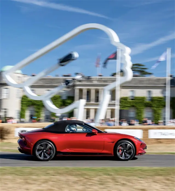 上汽七连涨背后，一场关于中国汽车变革的深度叙事