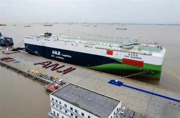 上汽七连涨背后，一场关于中国汽车变革的深度叙事