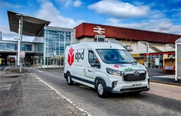 全球物流巨头绿色首。∩掀笸ㄕ痘馜HL欧洲最大单，助推中国新能源技术出海