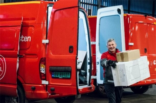 全球物流巨头绿色首。∩掀笸ㄕ痘馜HL欧洲最大单，助推中国新能源技术出海